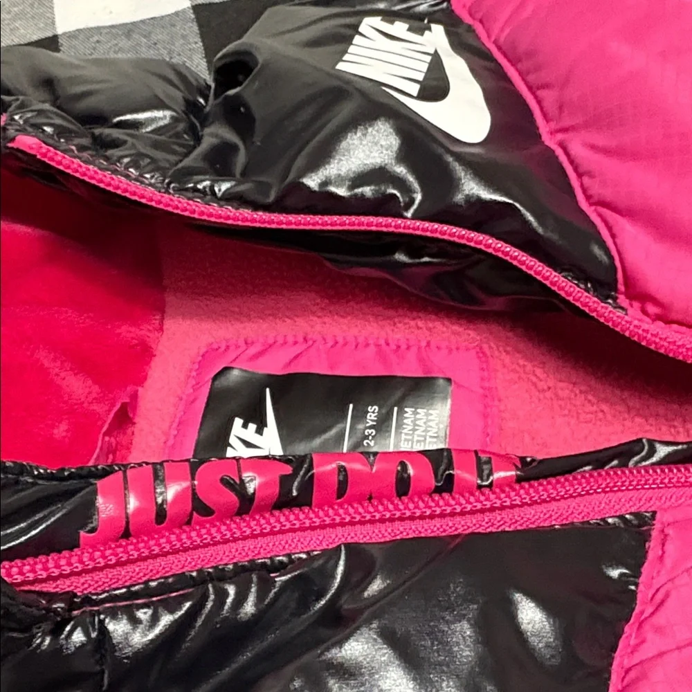 Nike Puffer Quilted Chevron Pink Black Hooded Coat Jacket Sz 2- 3T Girl Toddler